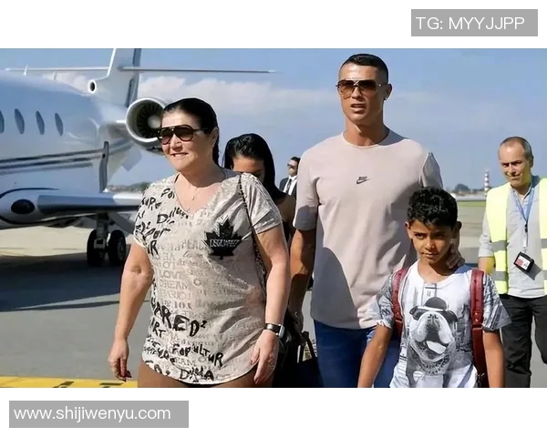 足球明星C罗妻子揭秘生活背后的故事与支持他的力量