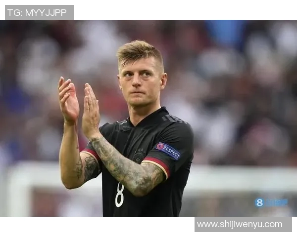 足球明星克罗斯纹身背后的故事与意义揭秘